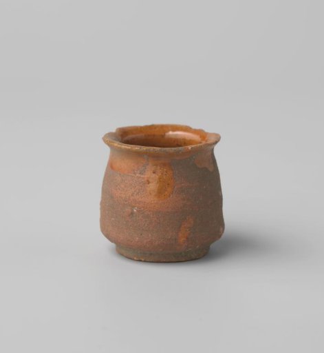 Salve pot of red-firing earthenware, lined with lead glaze inside, rim damaged