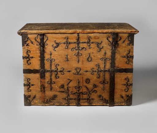 Chest with the year 1670