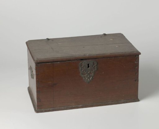 Chest with insignia