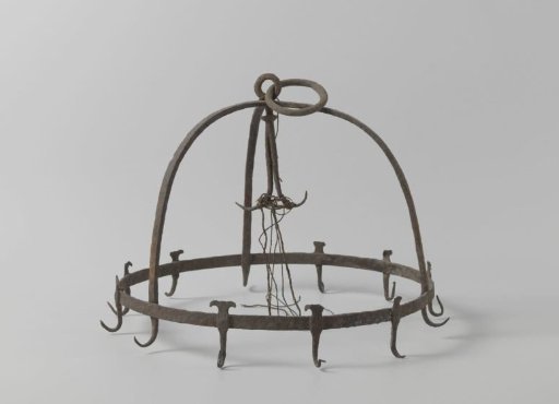 Wild crown with twelve hooks and three bows