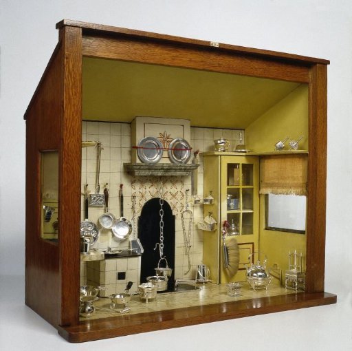 Doll's House Kitchen with 45 Miniatures: Amsterdam