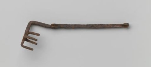 Lifting key