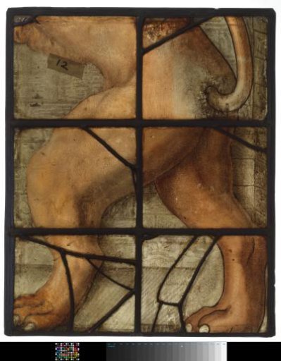 Window with the coat of arms of Alkmaar and inscription "Alkmaria Victrix 1573"