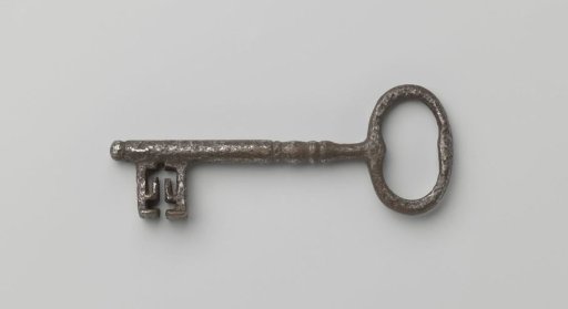 Key with an oval eye