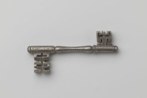 Double Key with Two Blades