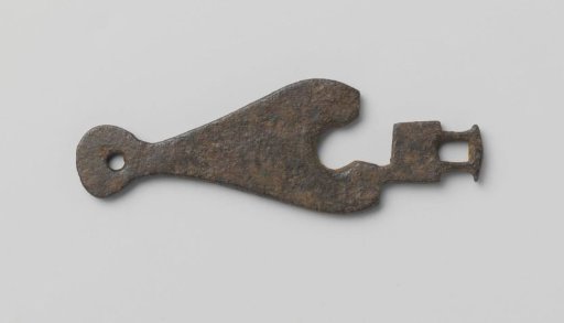 Key latch