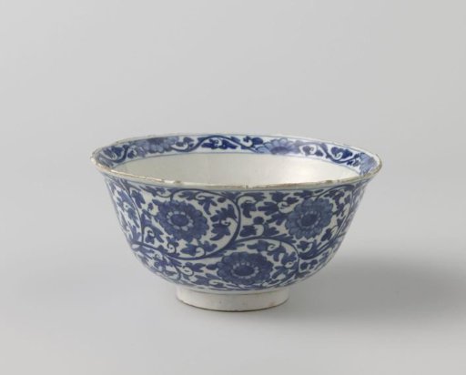 Bowl with 'tigerlilly' pattern