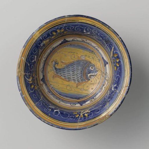 Bowl of polychrome majolica