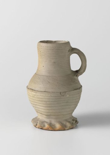 Jug with rilling