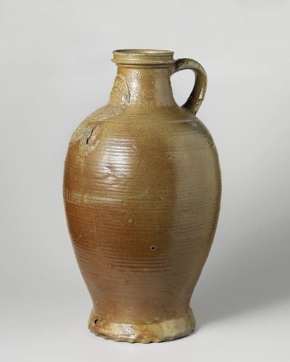 Storage vessel with coats of arms