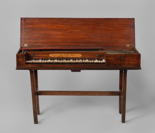 Square piano