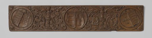 Chimney frieze with three coats of arms, presumably those of Egbert van Groenenberch and Mechtelt van Rodenburch