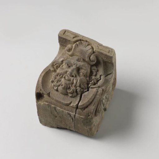 Carved oak console, originating from the so-called House of Alva, Warmoestraat in Amsterdam