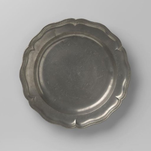 Plate with carved edge