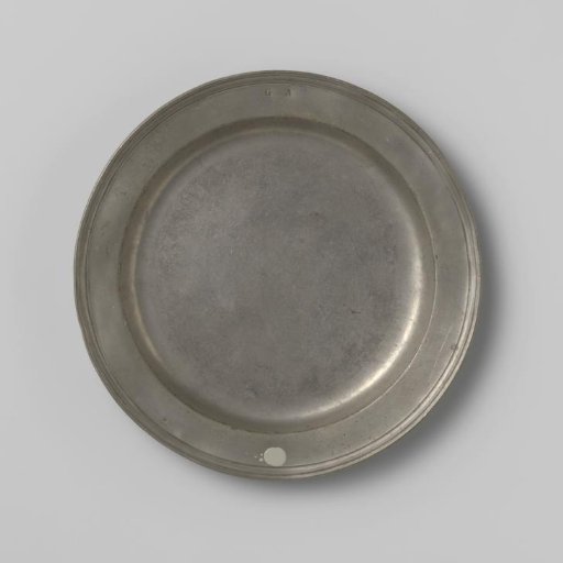 Tin plate with a profiled rim