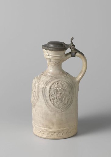Jug with three coats of arms in medallions