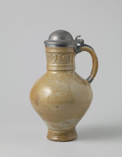 Jug with portraits in medallions