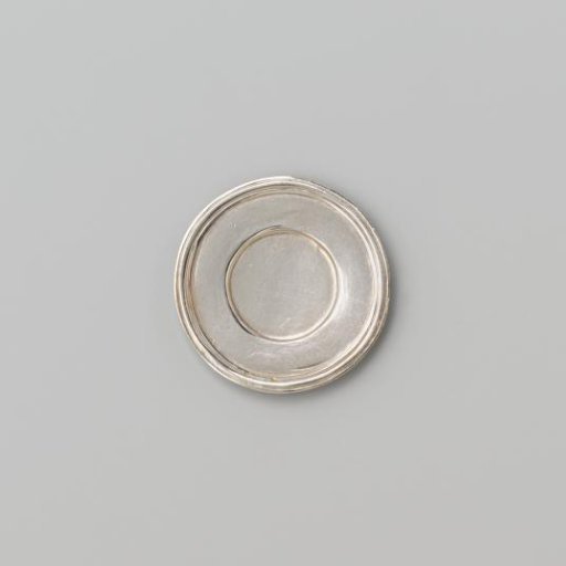 Silver-coloured small plate with broad flat profiled rim.