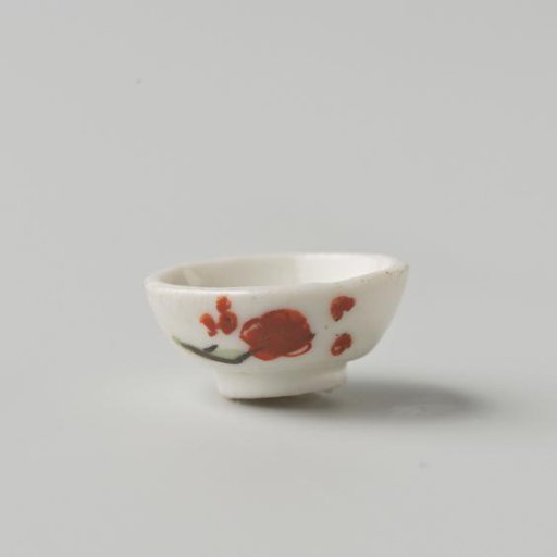 Porcelain bowl with polychrome decoration in Kakiemon style, flowering branch on the outside of the bowl