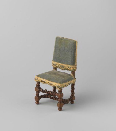 Armchair made of walnut wood; stiles, front rail and H-shaped cross decorated with narrow and broad twist