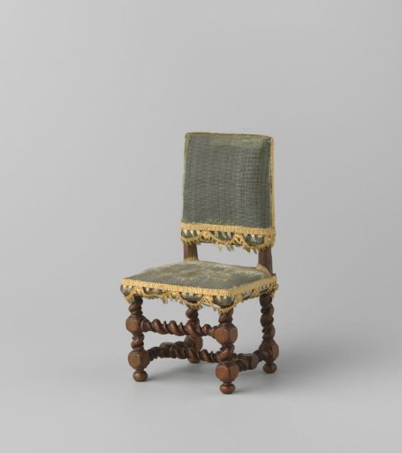 Armchair made of walnut wood; stiles, front rail and H-shaped cross decorated with narrow and broad twist
