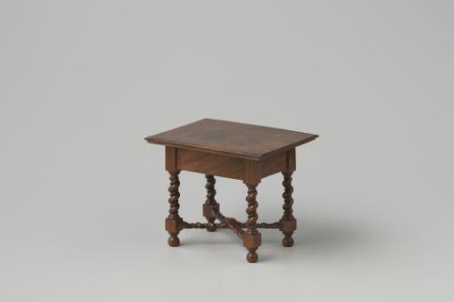 Rectangular table, made of walnut