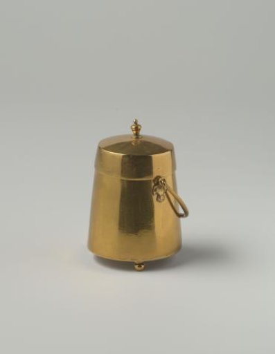 Blind pot with removable lid of brass; smooth wall soldered to a flat base, resting on three ball feet; high lid with knob