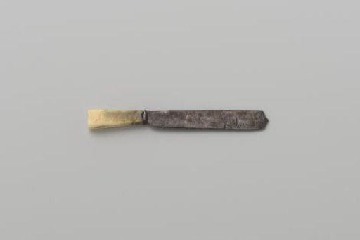 Knife with ivory handle