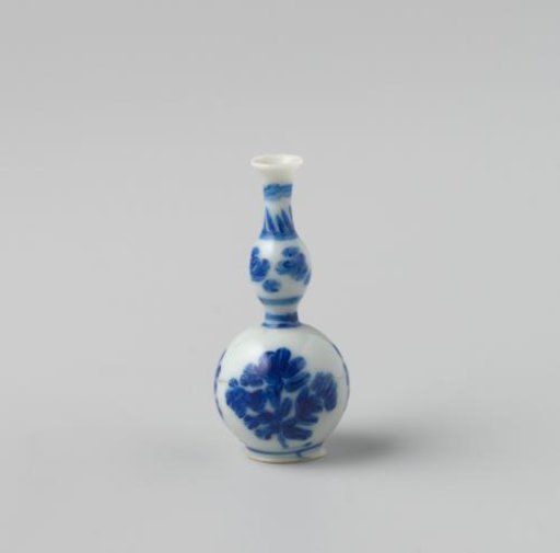 Milk Glass Bottle with Blue Enamel Painting, Imitation Chinese Porcelain; Knobbed Bottle on a Foot Ring, with Flower Tassels on the Body and a Globular Thickening of the Neck