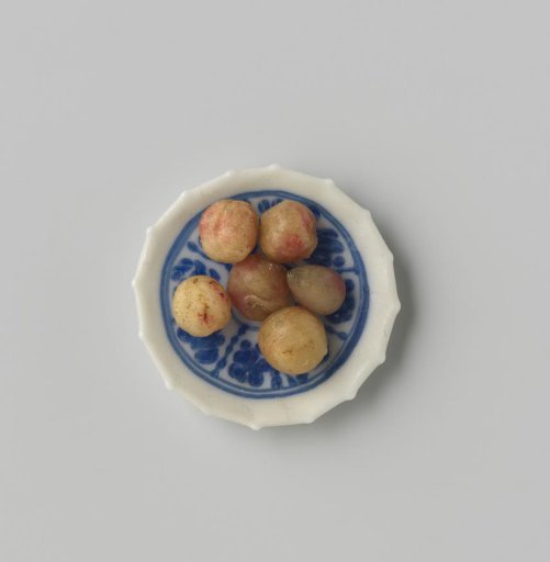 Milk glass dish with blue enamel painting, imitation Chinese porcelain; floral motifs in compartments in Kraak porcelain style; double-walled with rim pinched into points