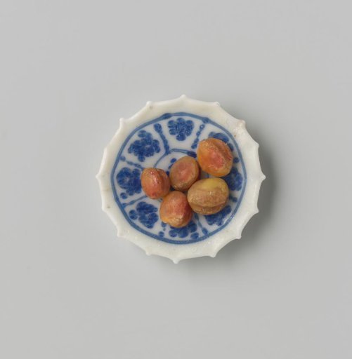 Milk glass dish with blue enamel painting, imitation Chinese porcelain; floral motifs in compartments in Kraak porcelain style; double-walled with rim pinched into points