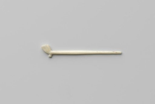 Pipe, 'Gouda' model pipe with long stem and bowl with heel, made of bone.