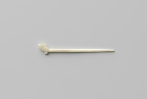Pipe, 'Gouda' model pipe with long stem and bowl with heel, made of bone.