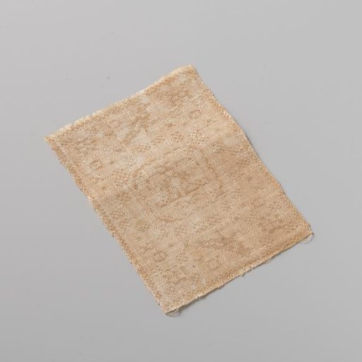 Napkin with centrally woven monogram BO