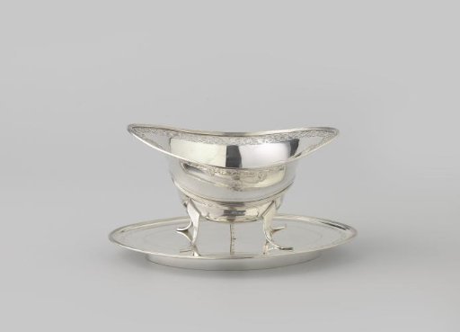 Pipe warmer on base plate, oval, with the family coat of arms De Fremery