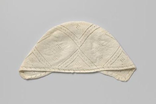 Knitted Cap of White Cotton with Openwork Zigzag Edges and a Motif with Lattice Work