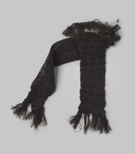 Mitten, black with fringe