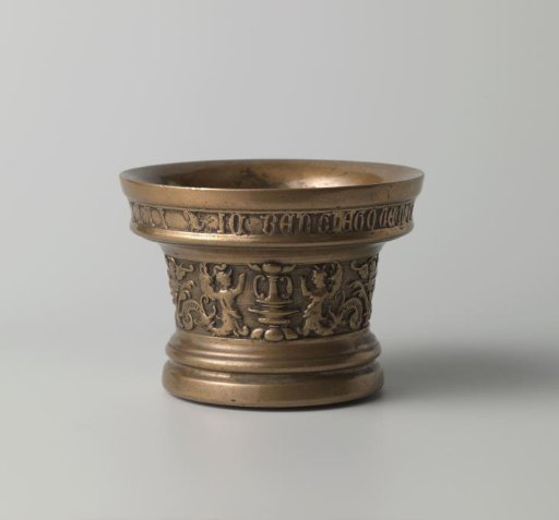 Mortar with inscription: IC BEN GHEGOTEN INT IAER ONS HEEREN MCCCCCXLII