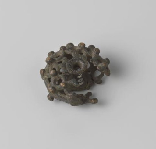 Knob (?)