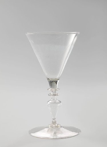 Chalice glass with a funnel-shaped chalice
