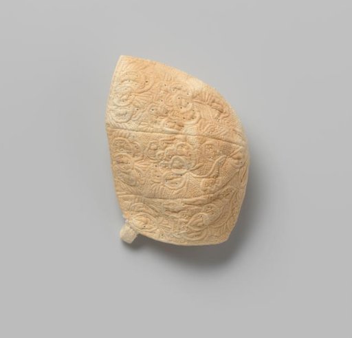 Children's cap of linen, with Zaan embroidery