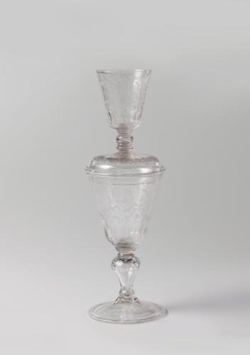 Dubbelbokaal met ornamenten