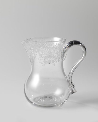 Can with an ornamental border