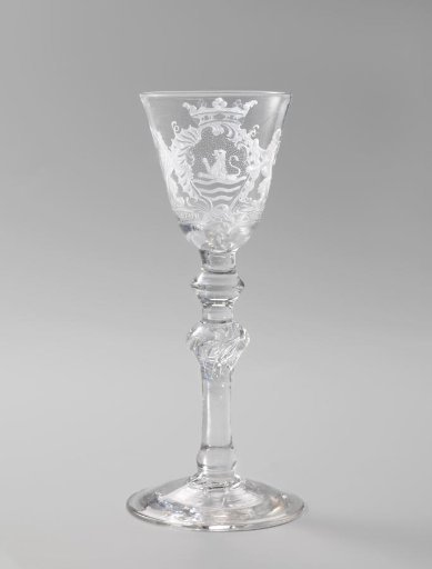 Wine glass with the coat of arms of the province of Zeeland