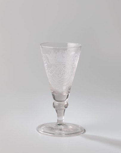 Chalice glass with the crowned monogram AVA twice between palm branches