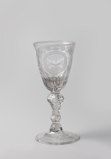 Goblet with two clasped hands and the inscription: DE GOEDE VRIND SCHAP