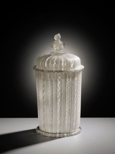Beaker with lid of filigree glass