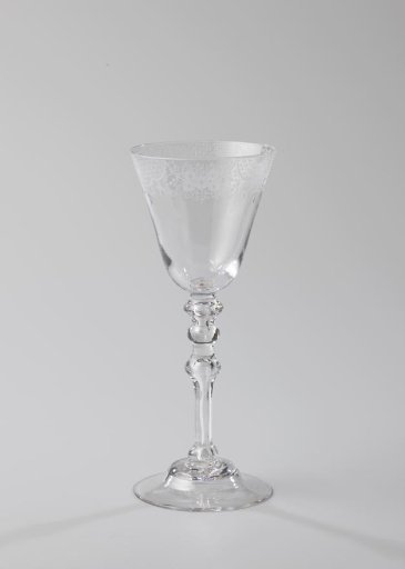 Chalice with an ornamental rim