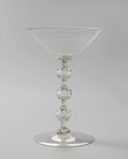 Chalice glass with a funnel-shaped chalice