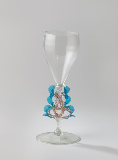 Winged glass with tulip-shaped bowl